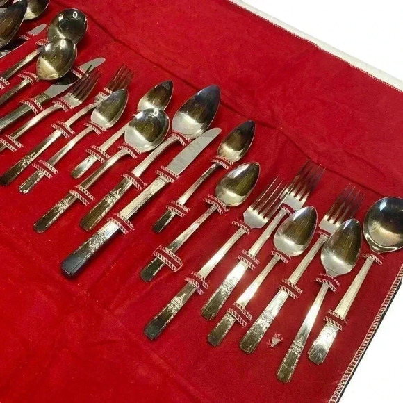 WM Rogers AA Heavy Oneida Ltd Silverware Flatware 26pc Set Forks Spoons Knives - Picture 5 of 9